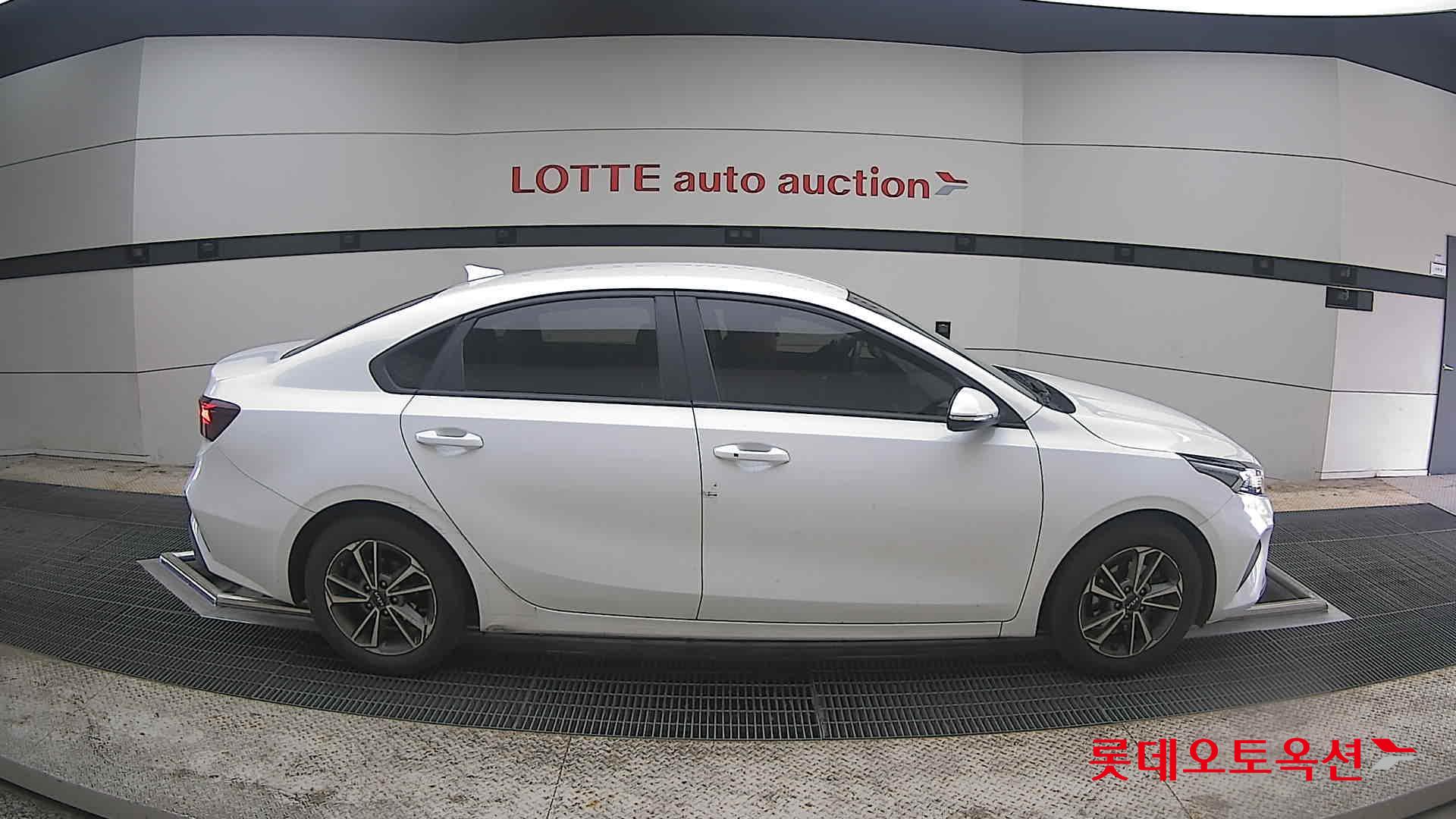 Kia K3 2022 - Image 21