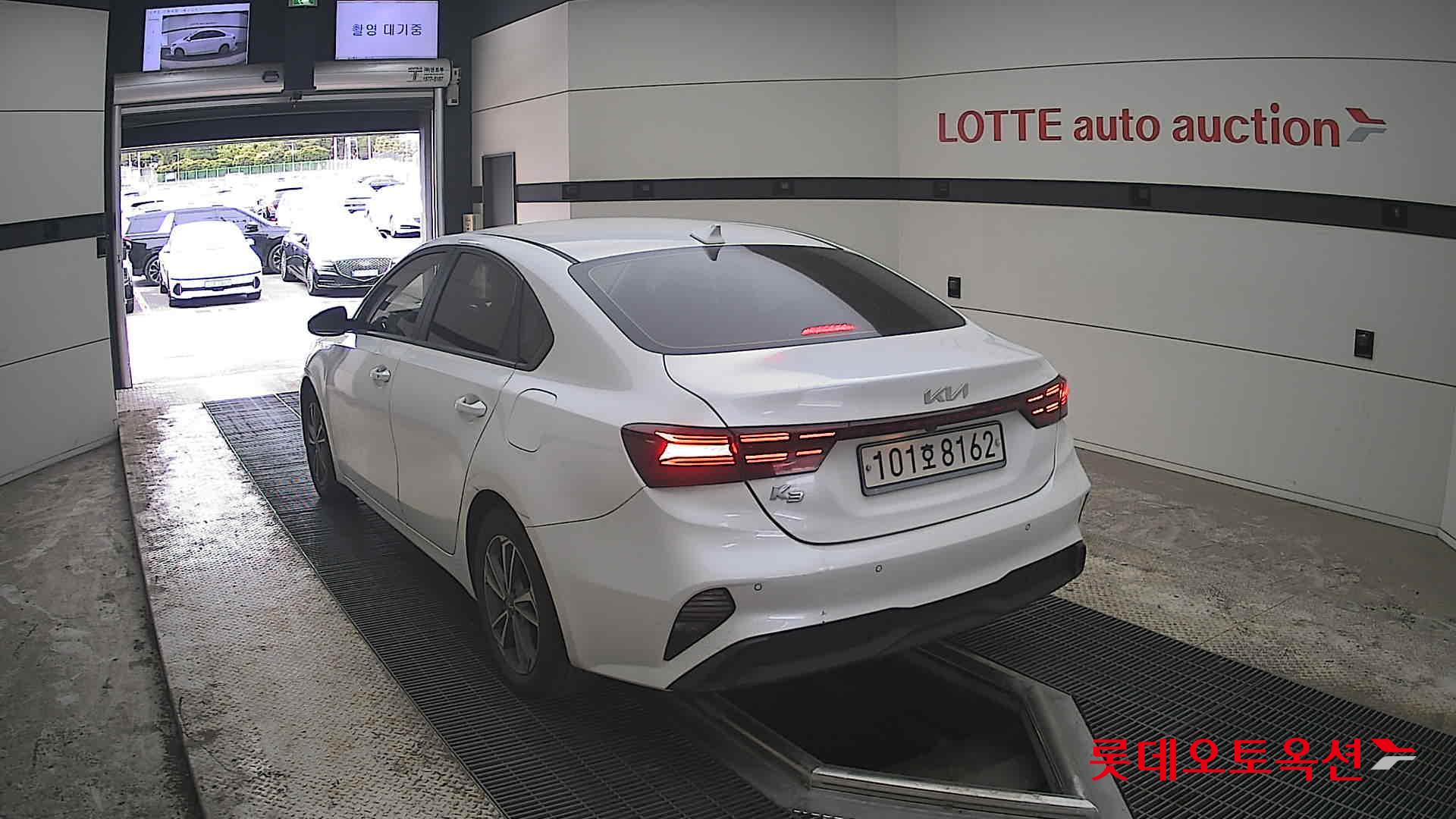 Kia K3 2022 - Image 16