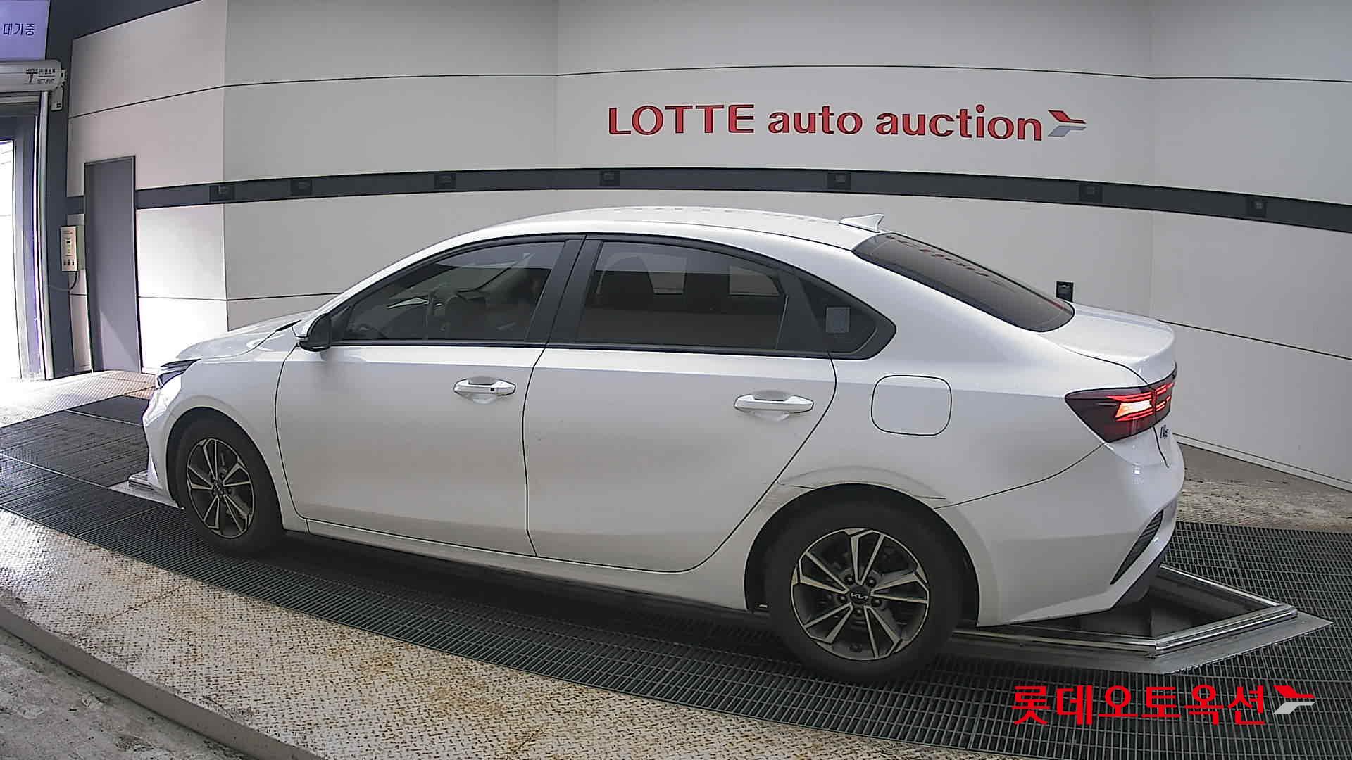 Kia K3 2022 - Image 14