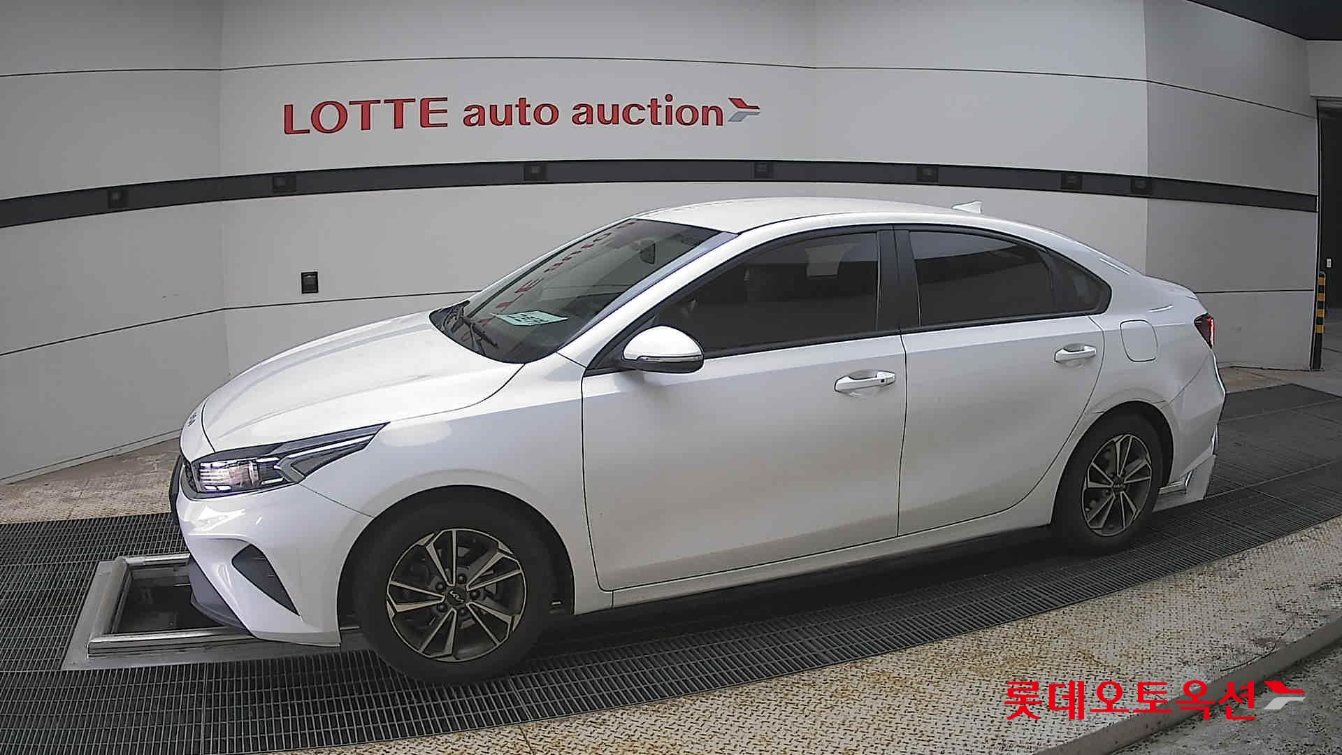 Kia K3 2022 - Image 12