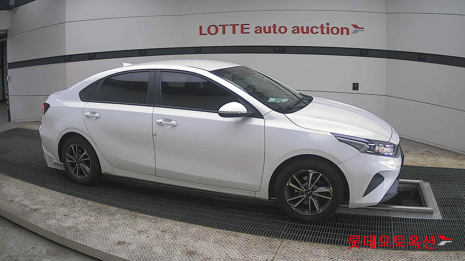 Kia K3 2022 - Image 22