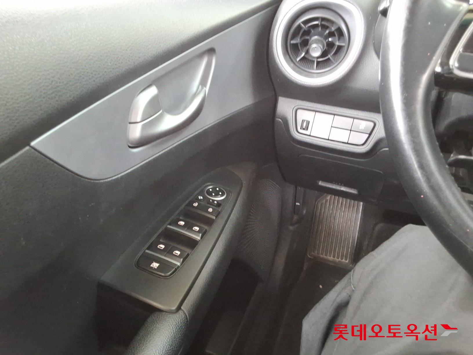 Kia K3 2022 - Image 29