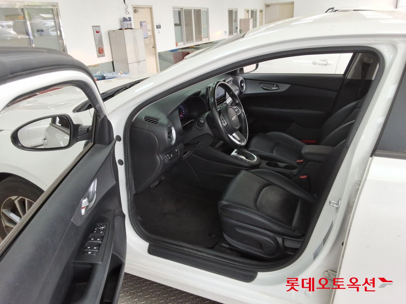 Kia K3 2022 - Image 36