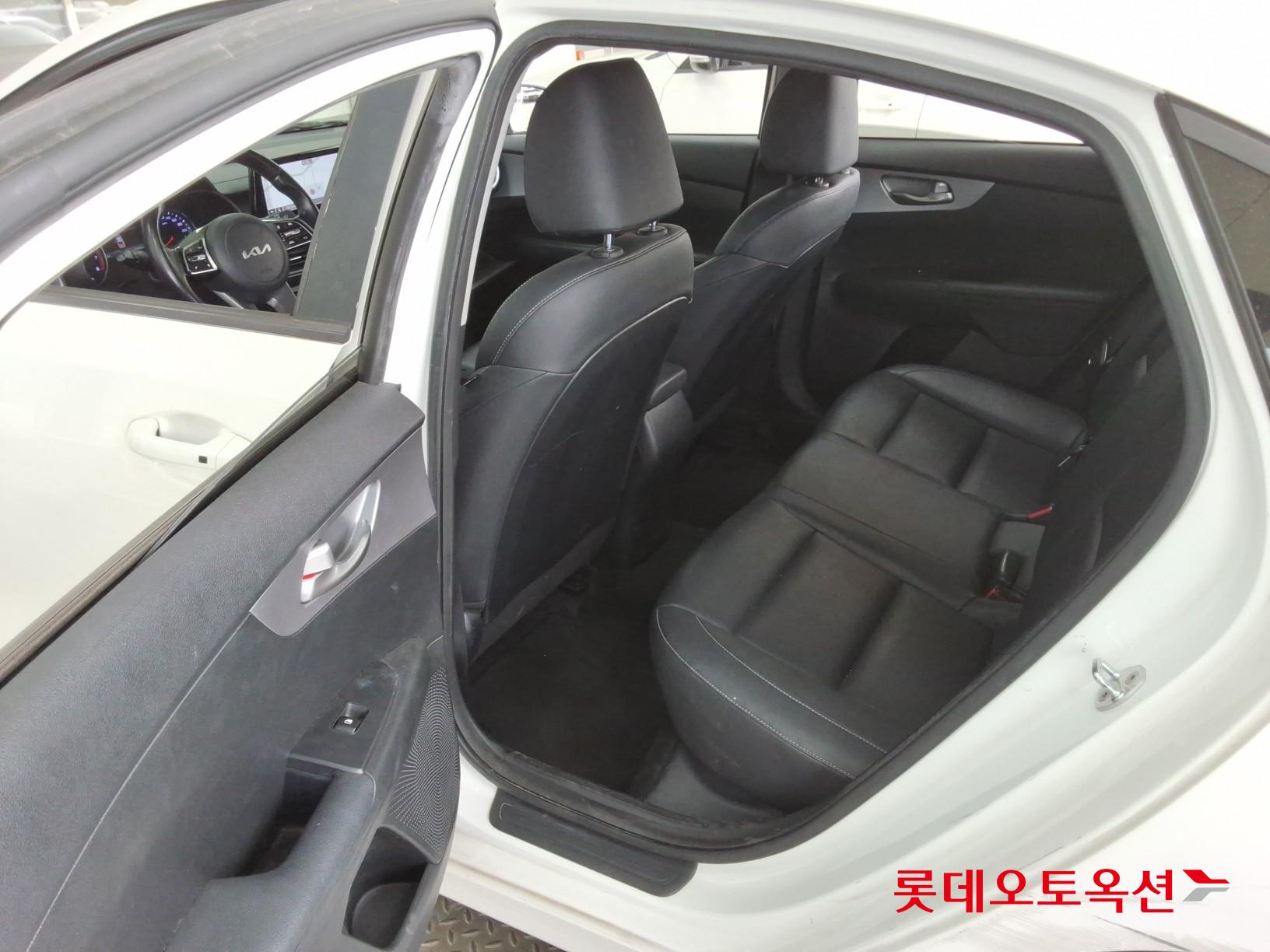 Kia K3 2022 - Image 37