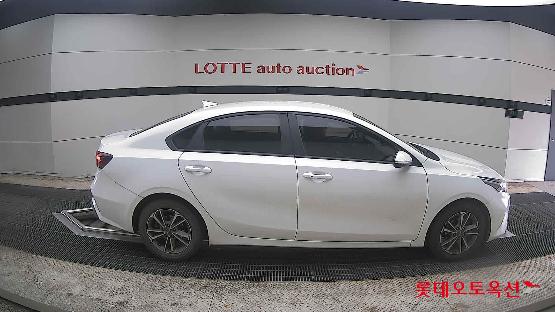 Kia K3 2022 - Image 21