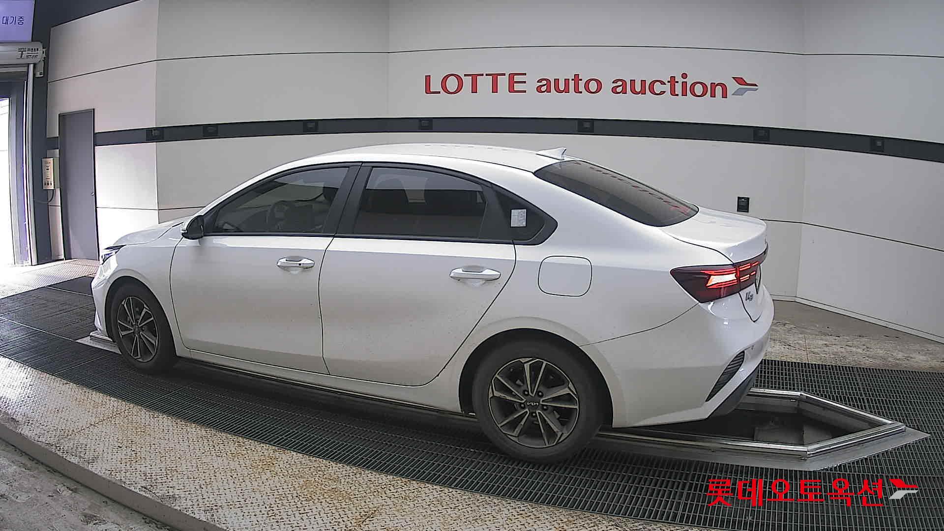 Kia K3 2022 - Image 14