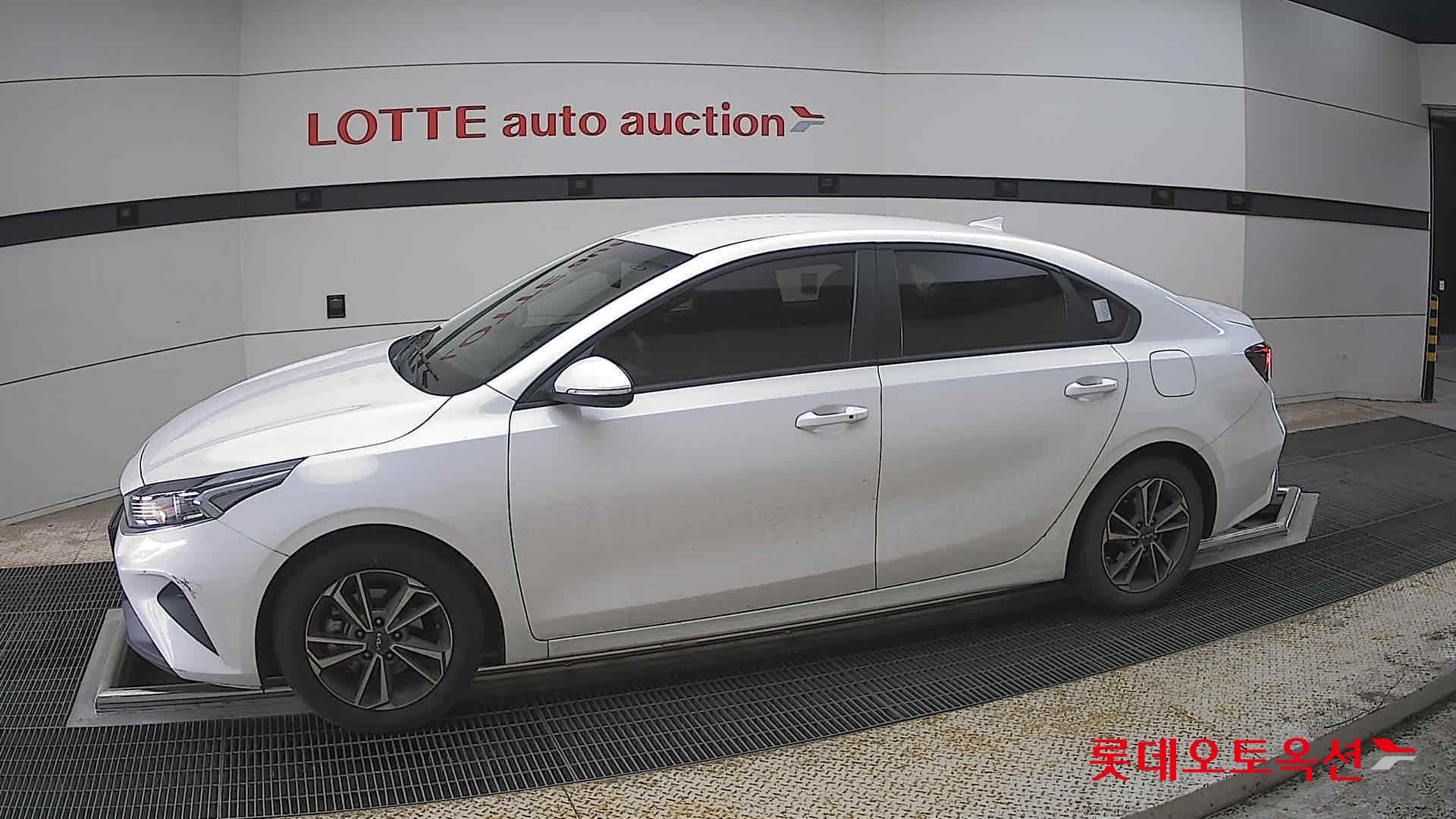 Kia K3 2022 - Image 12