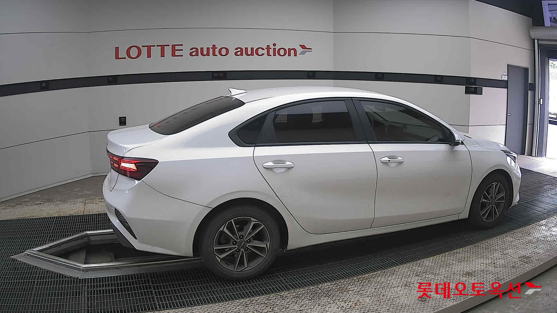 Kia K3 2022 - Image 20