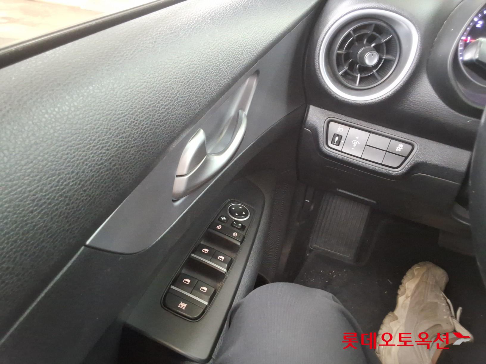 Kia K3 2022 - Image 29