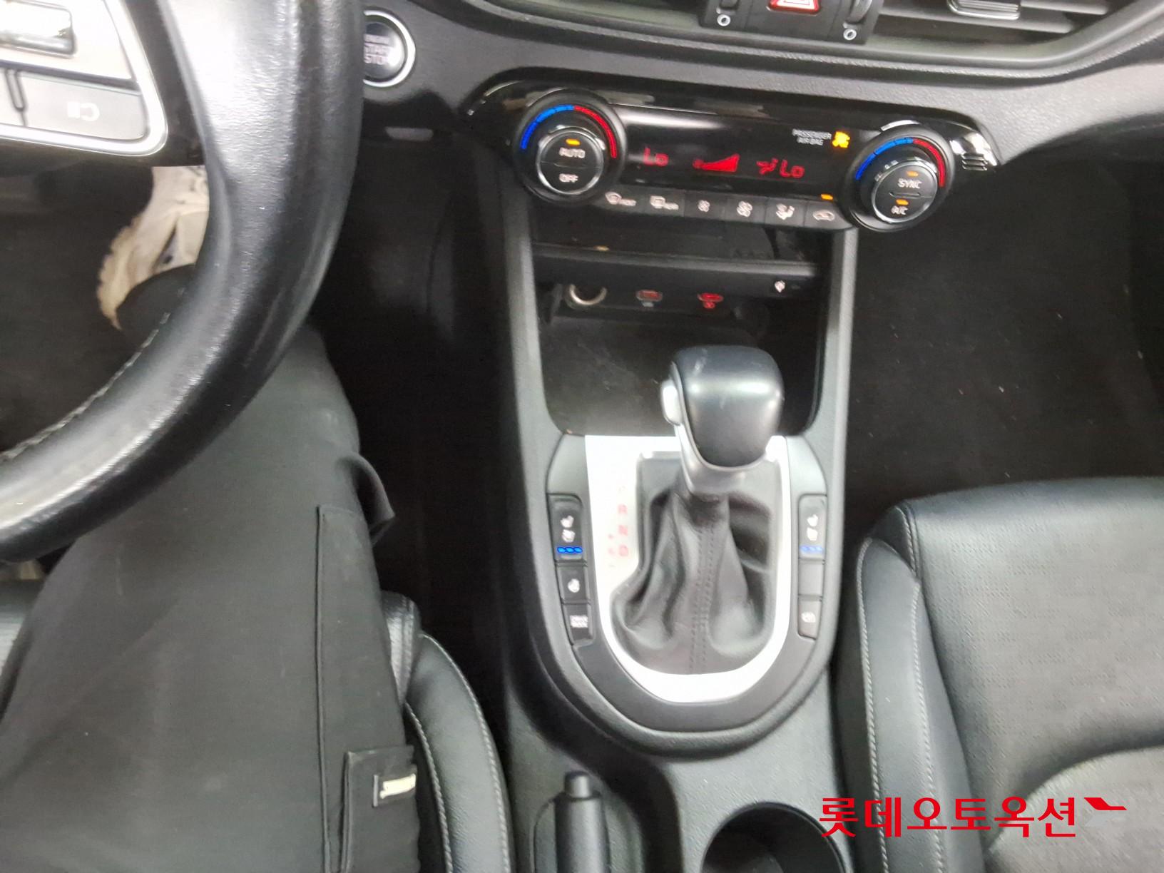 Kia K3 2022 - Image 34