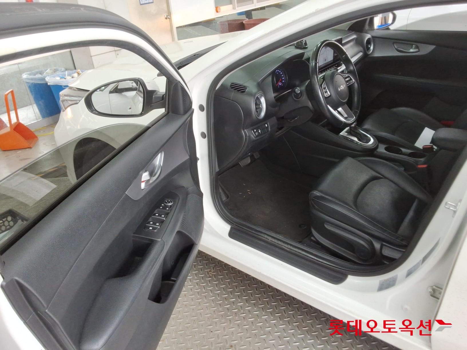 Kia K3 2022 - Image 37