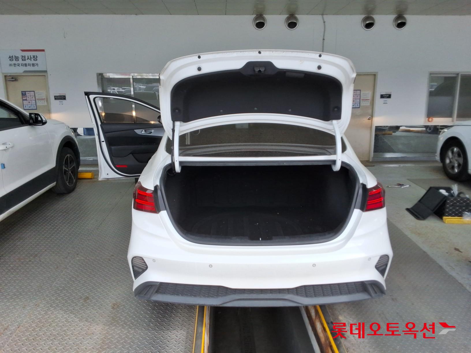 Kia K3 2022 - Image 9