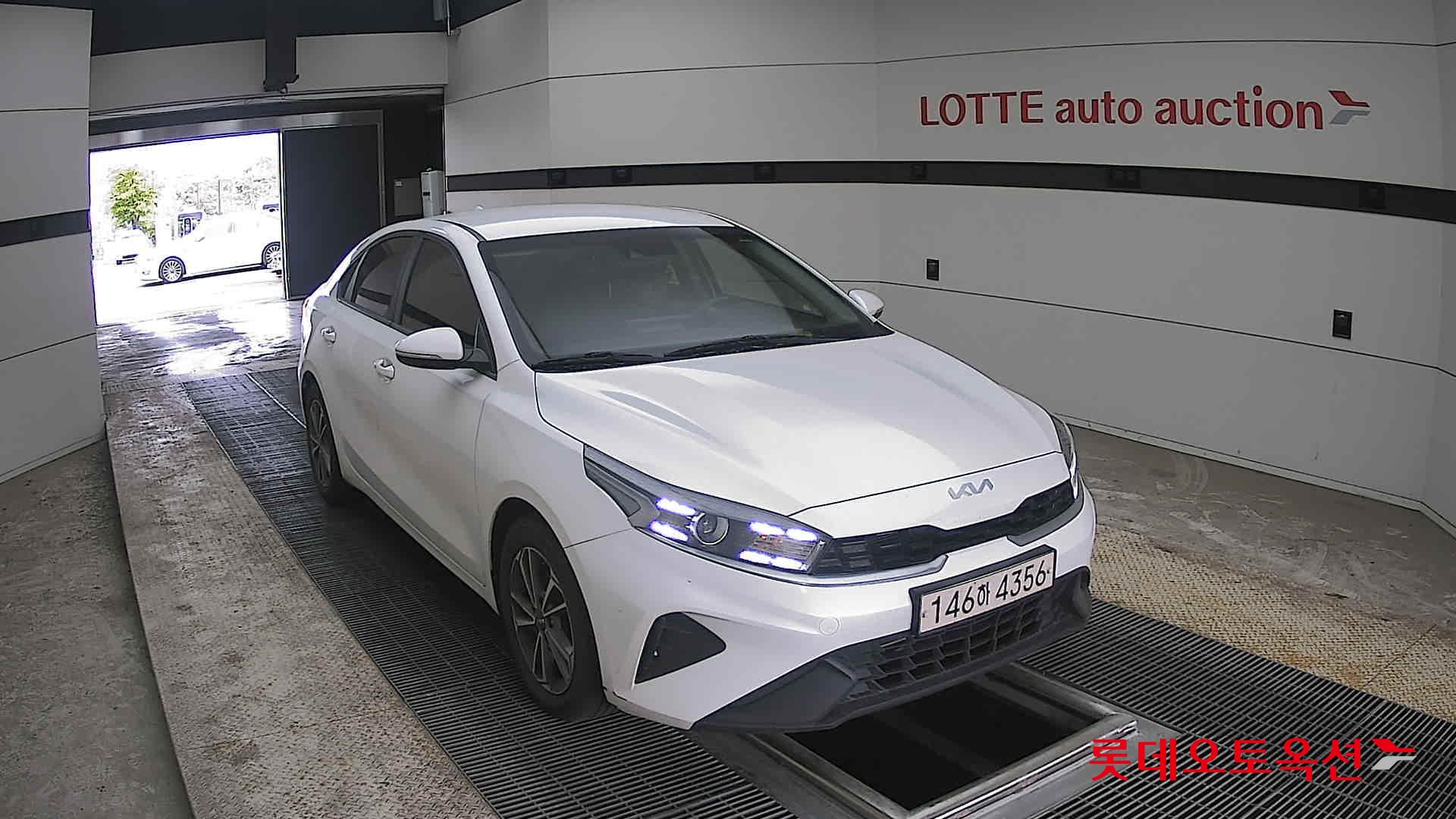 Kia K3 2022 - Image 24