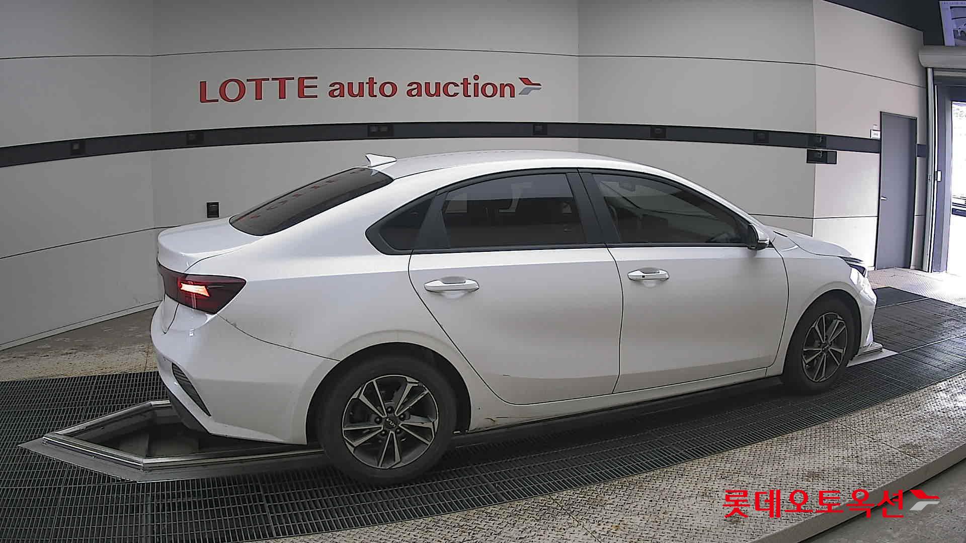 Kia K3 2022 - Image 20