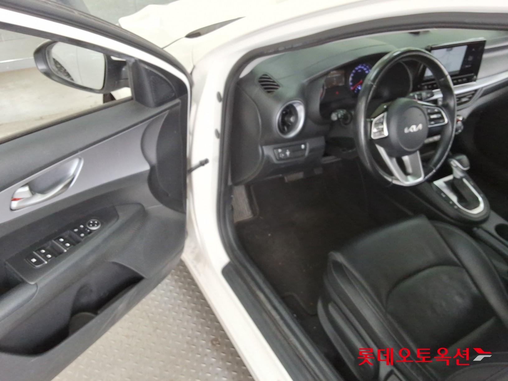 Kia K3 2022 - Image 37