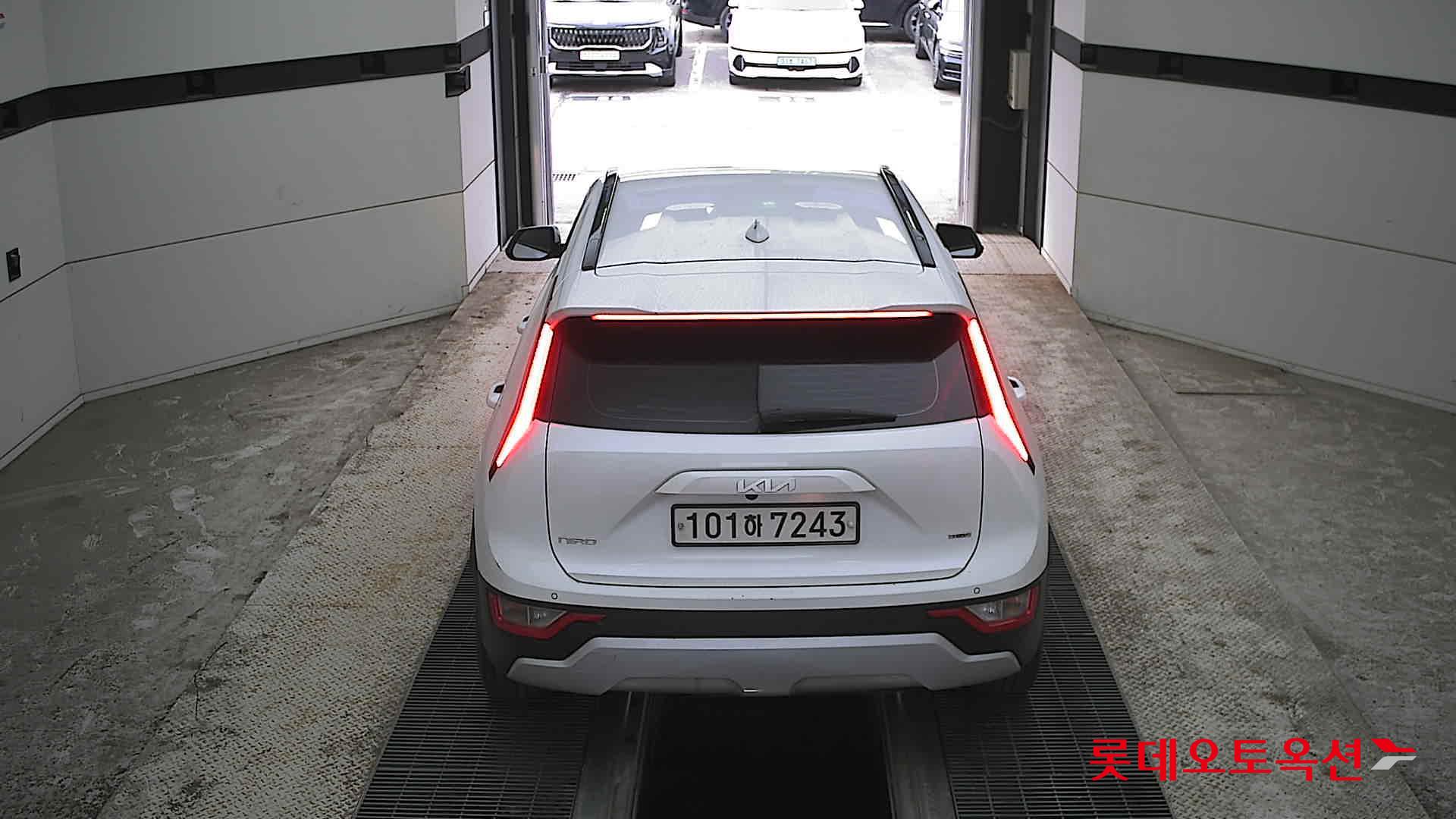 كيا نيرو 2022 - صورة 17