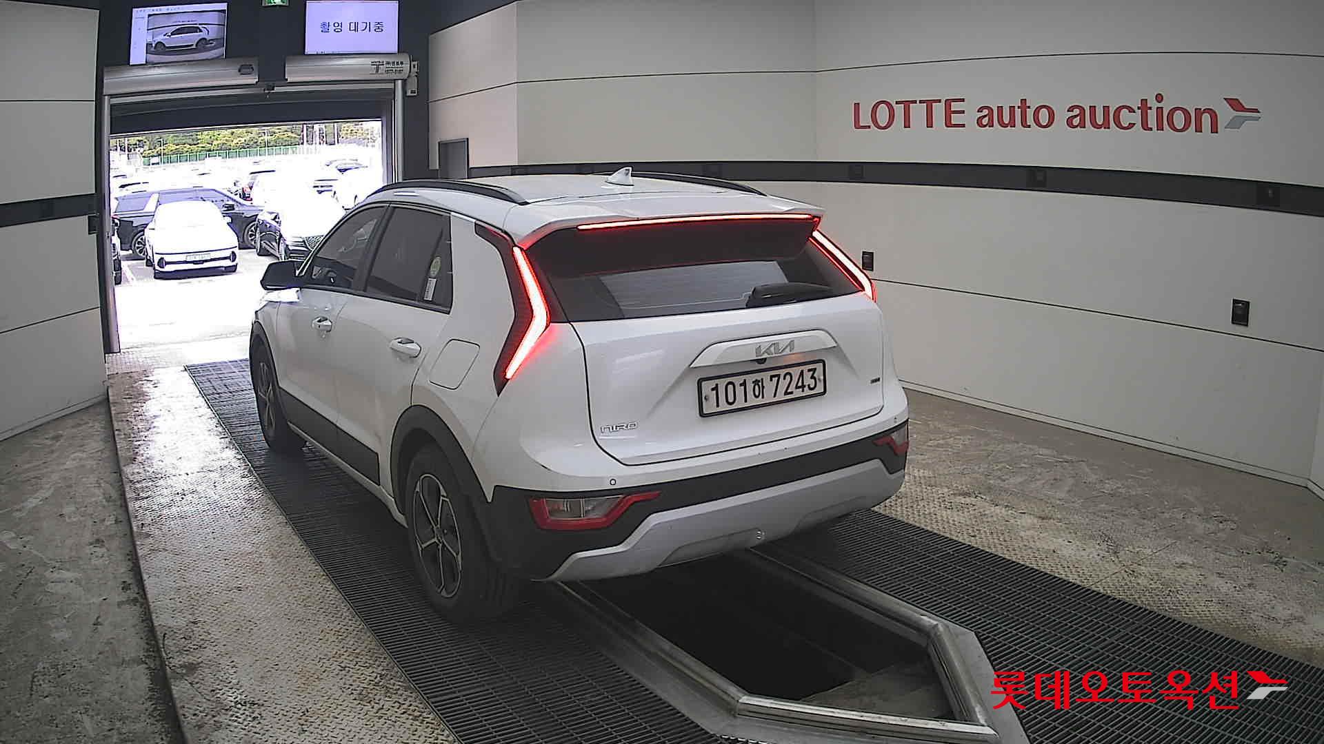 كيا نيرو 2022 - صورة 16