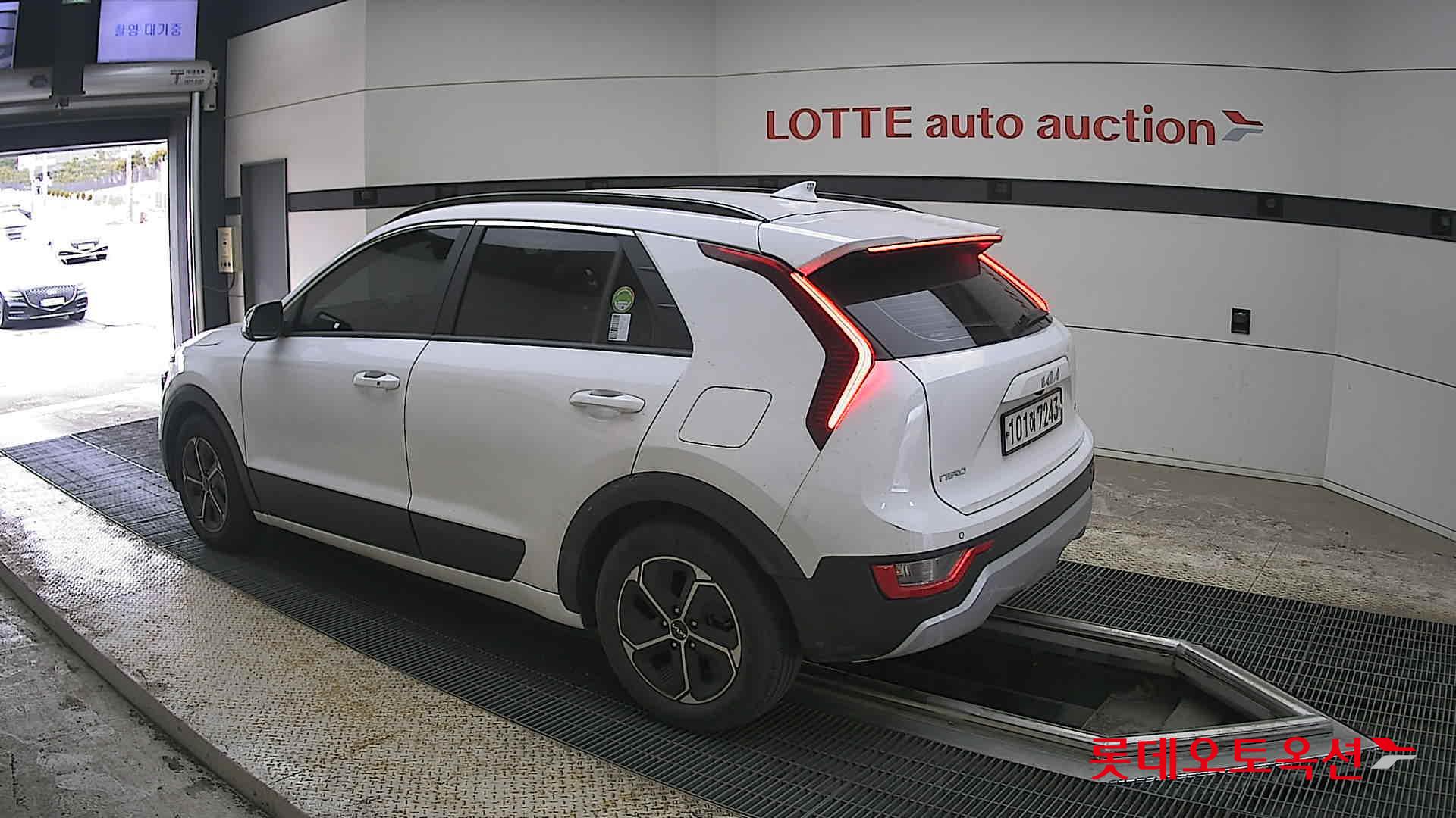 كيا نيرو 2022 - صورة 15