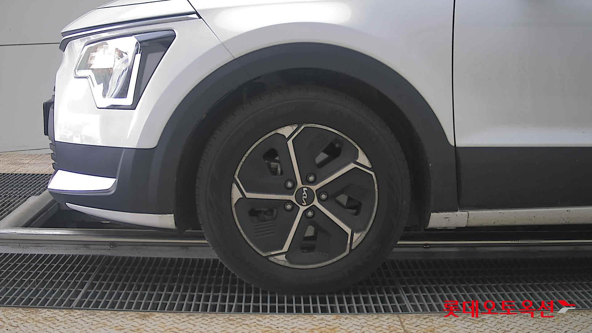 كيا نيرو 2022 - صورة 25