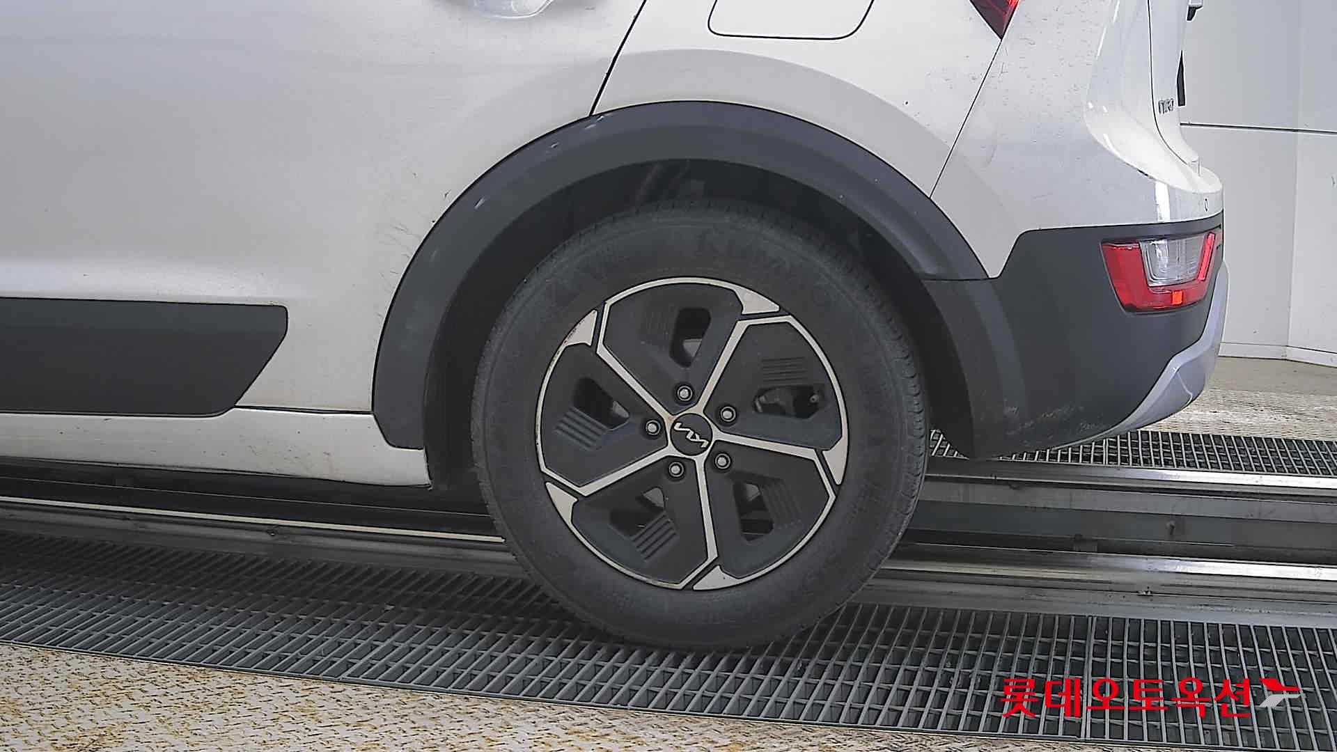 كيا نيرو 2022 - صورة 26