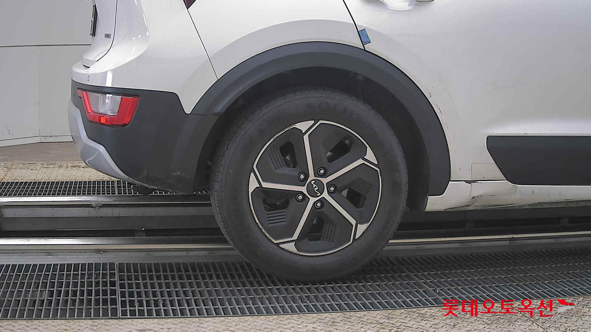 كيا نيرو 2022 - صورة 28