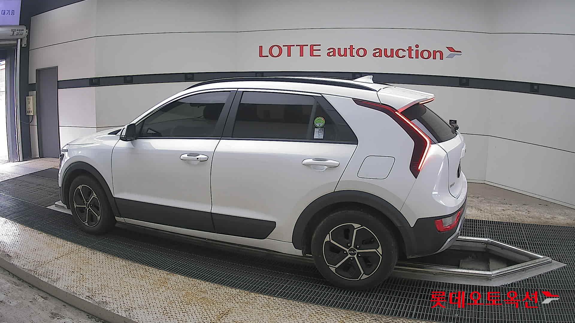 كيا نيرو 2022 - صورة 14