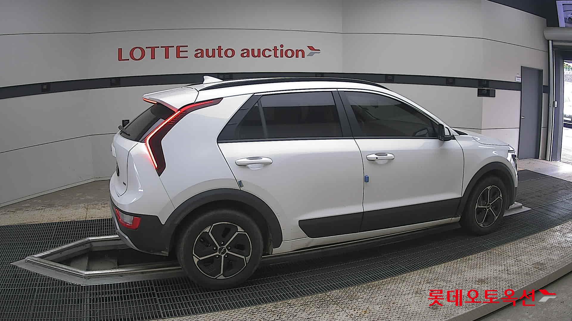 كيا نيرو 2022 - صورة 20