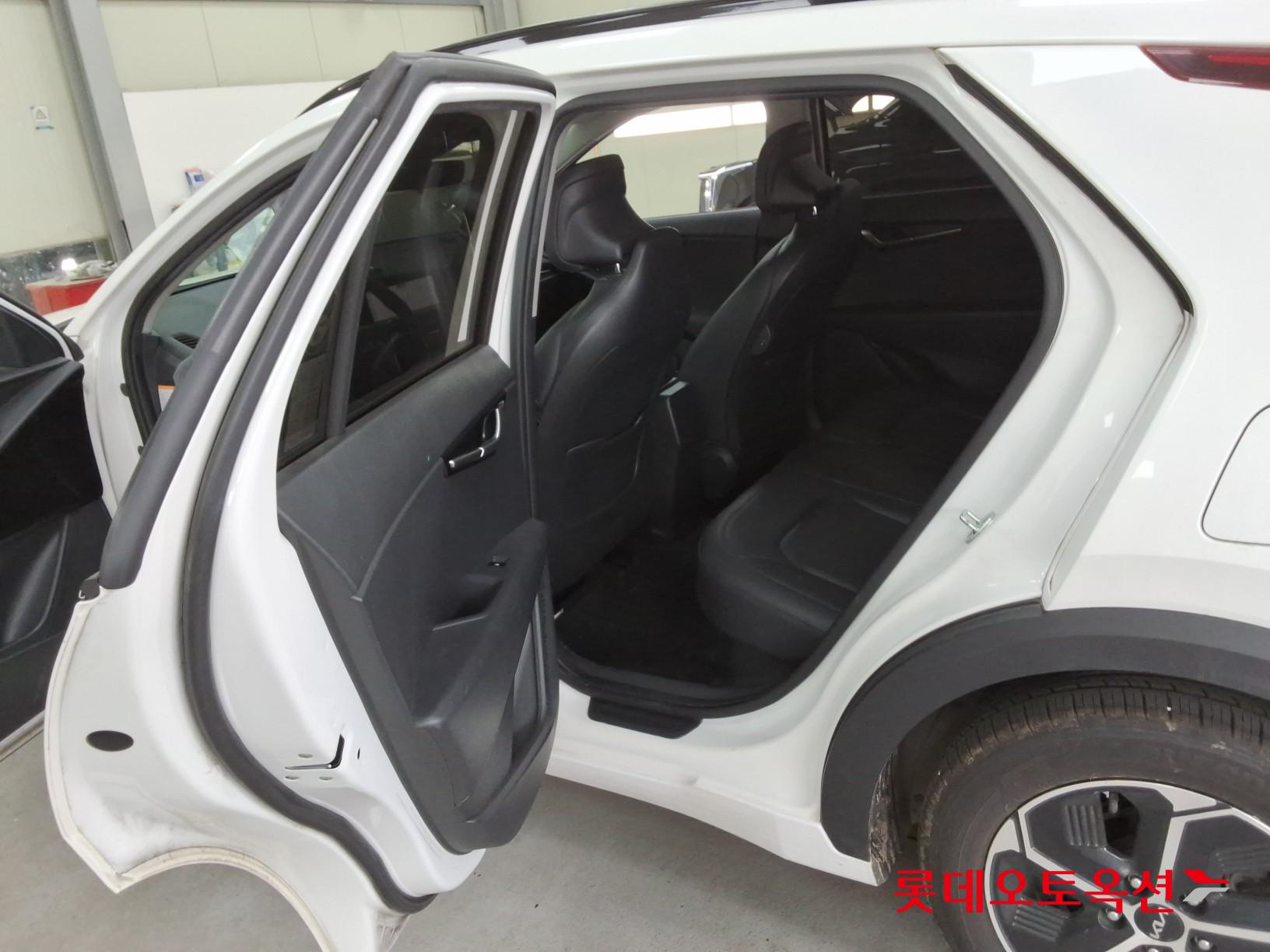 كيا نيرو 2022 - صورة 38