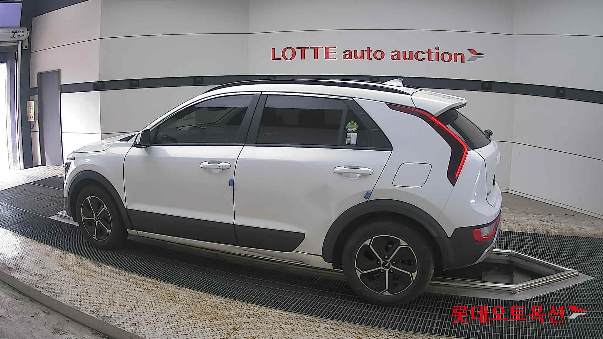 كيا نيرو 2022 - صورة 14