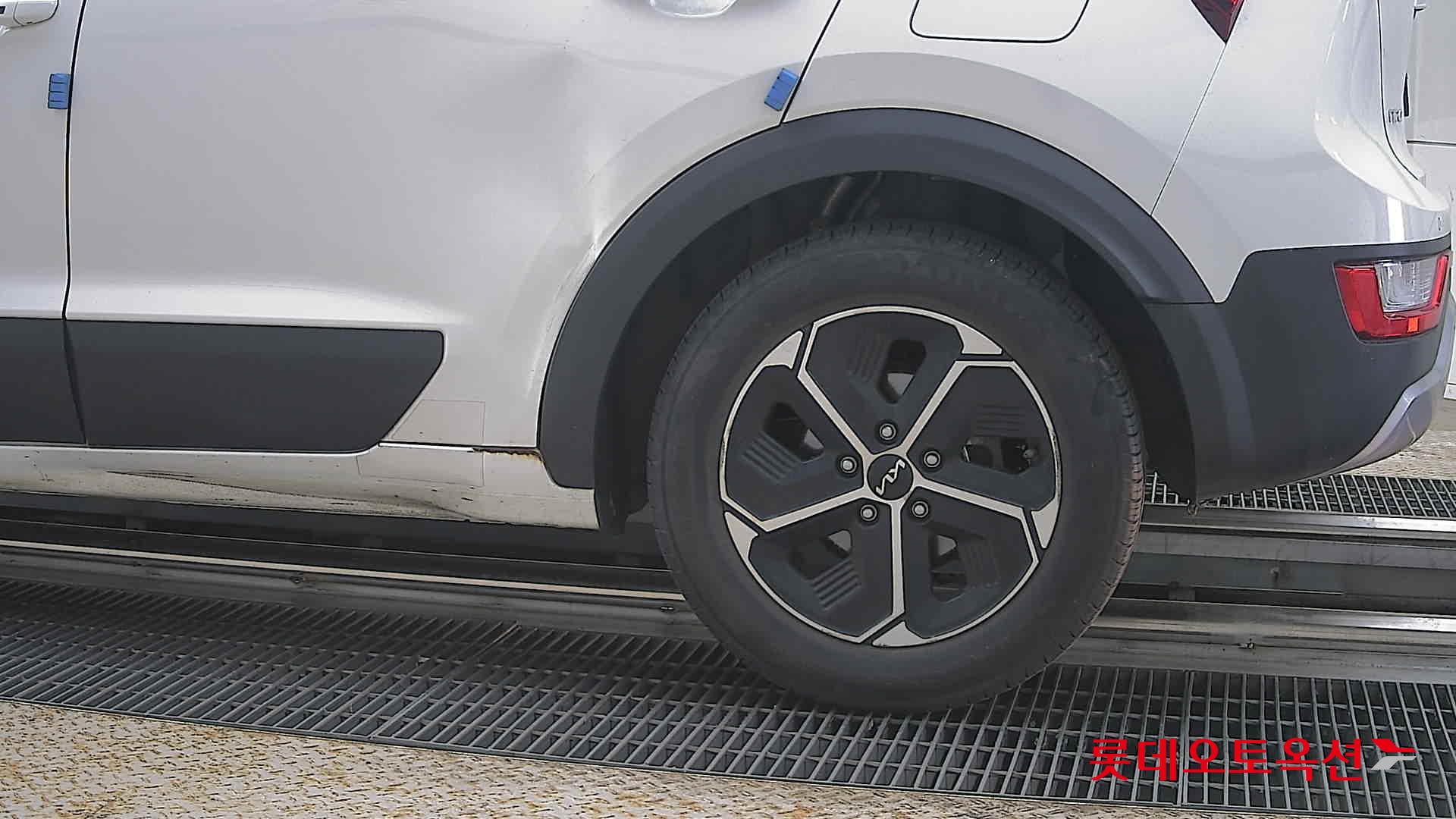 كيا نيرو 2022 - صورة 26