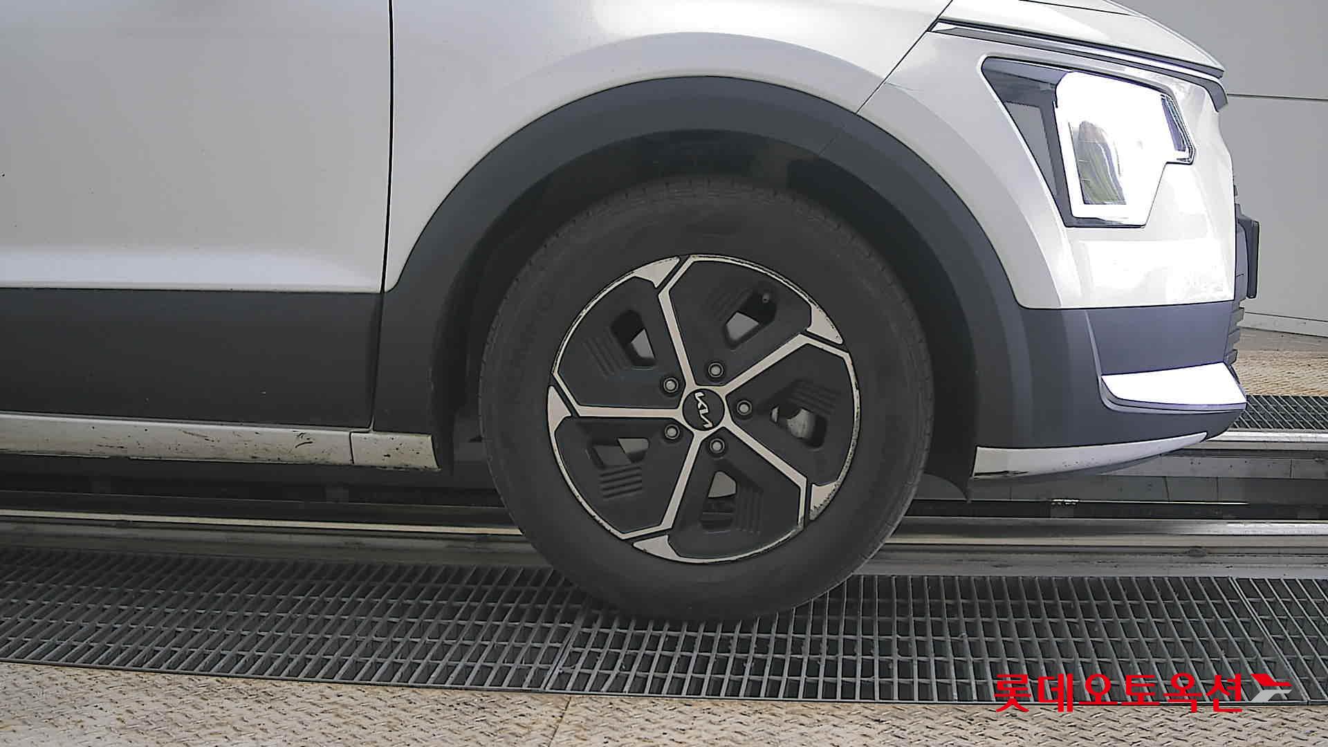 كيا نيرو 2022 - صورة 27