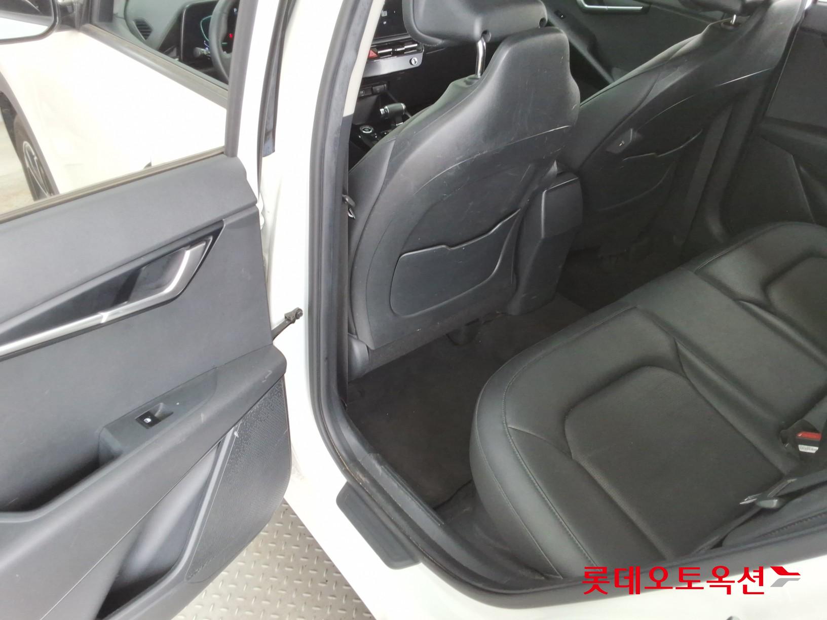 كيا نيرو 2022 - صورة 38