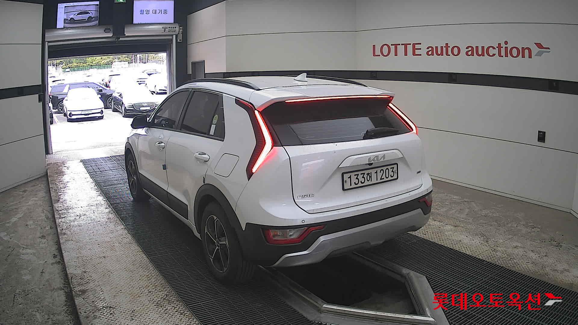 كيا نيرو 2022 - صورة 16