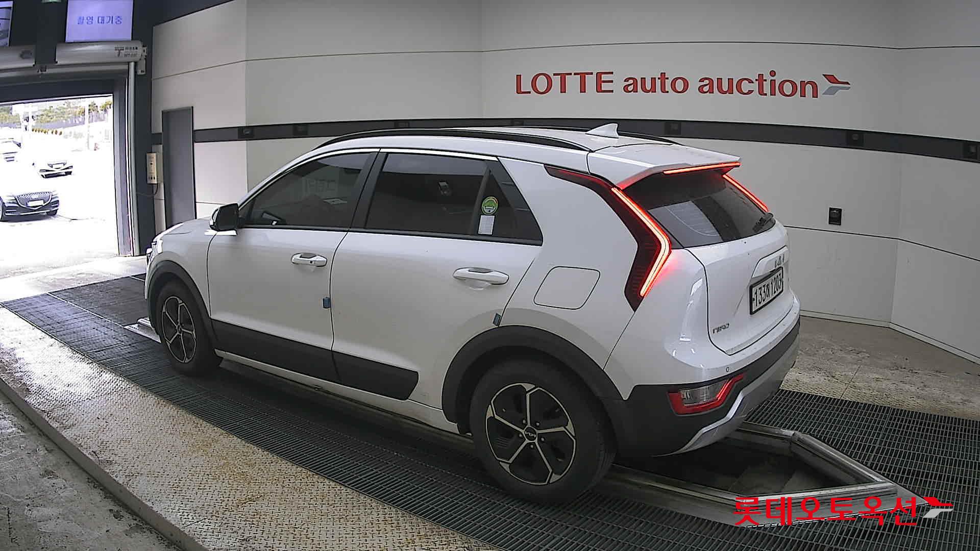 كيا نيرو 2022 - صورة 15