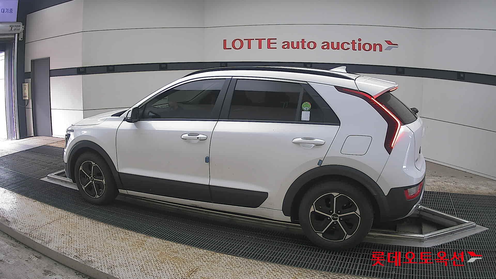 كيا نيرو 2022 - صورة 14