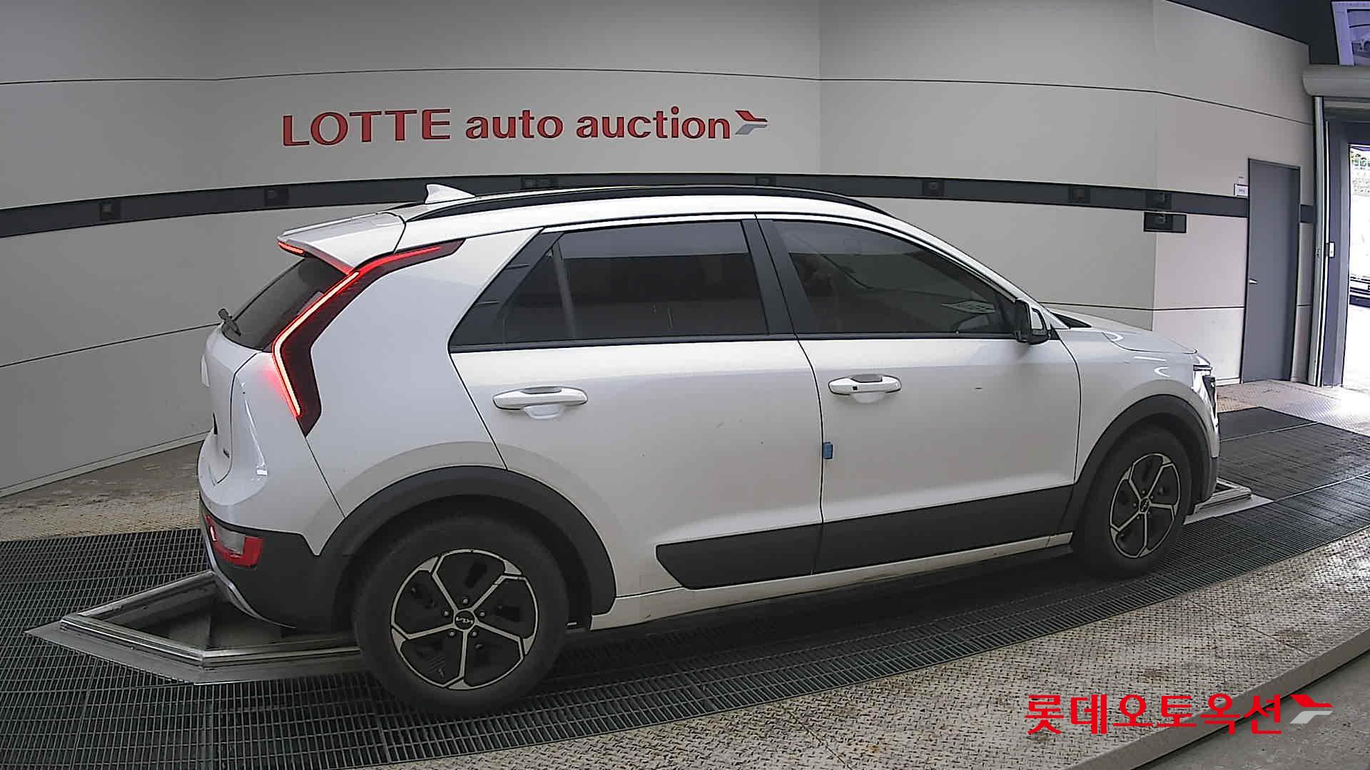 كيا نيرو 2022 - صورة 20