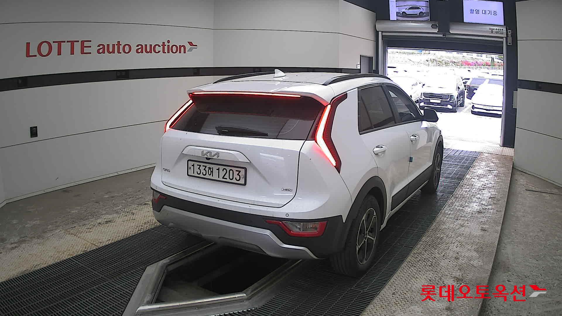 كيا نيرو 2022 - صورة 18