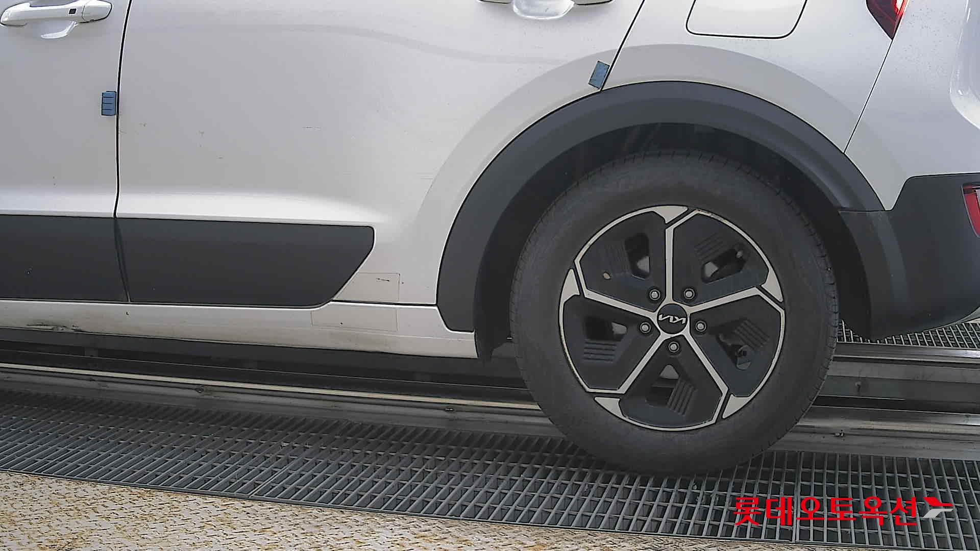 كيا نيرو 2022 - صورة 26