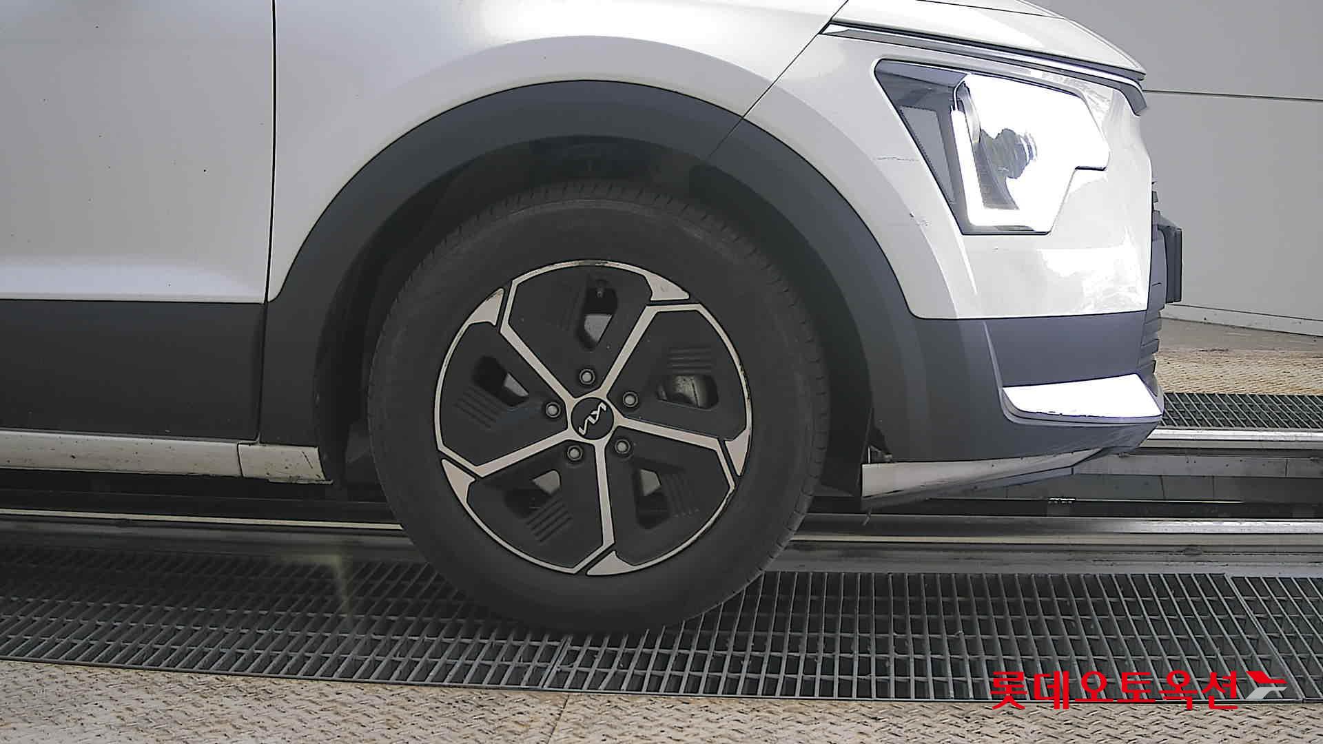 كيا نيرو 2022 - صورة 27