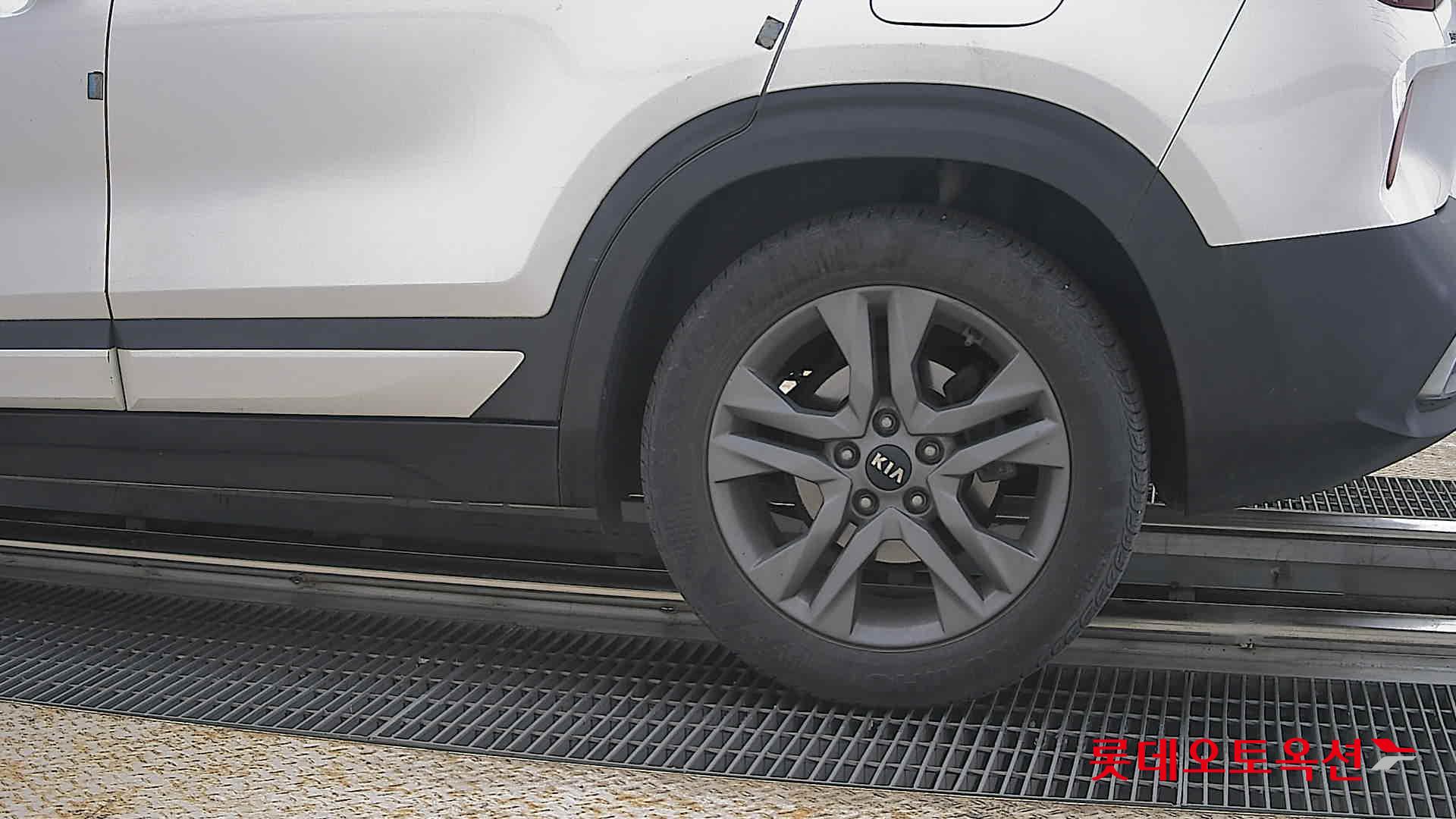 كيا سيلتوس 2021 - صورة 26