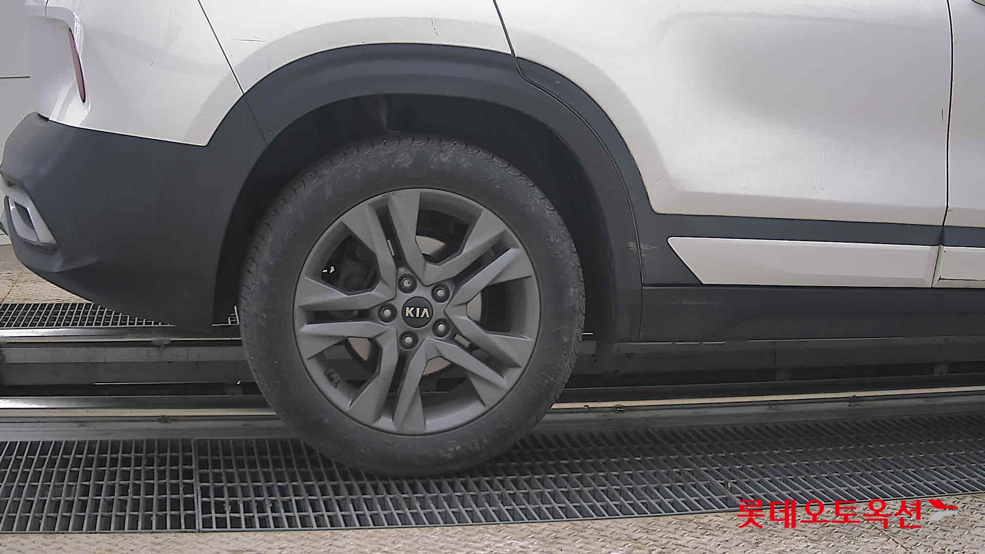 كيا سيلتوس 2021 - صورة 28