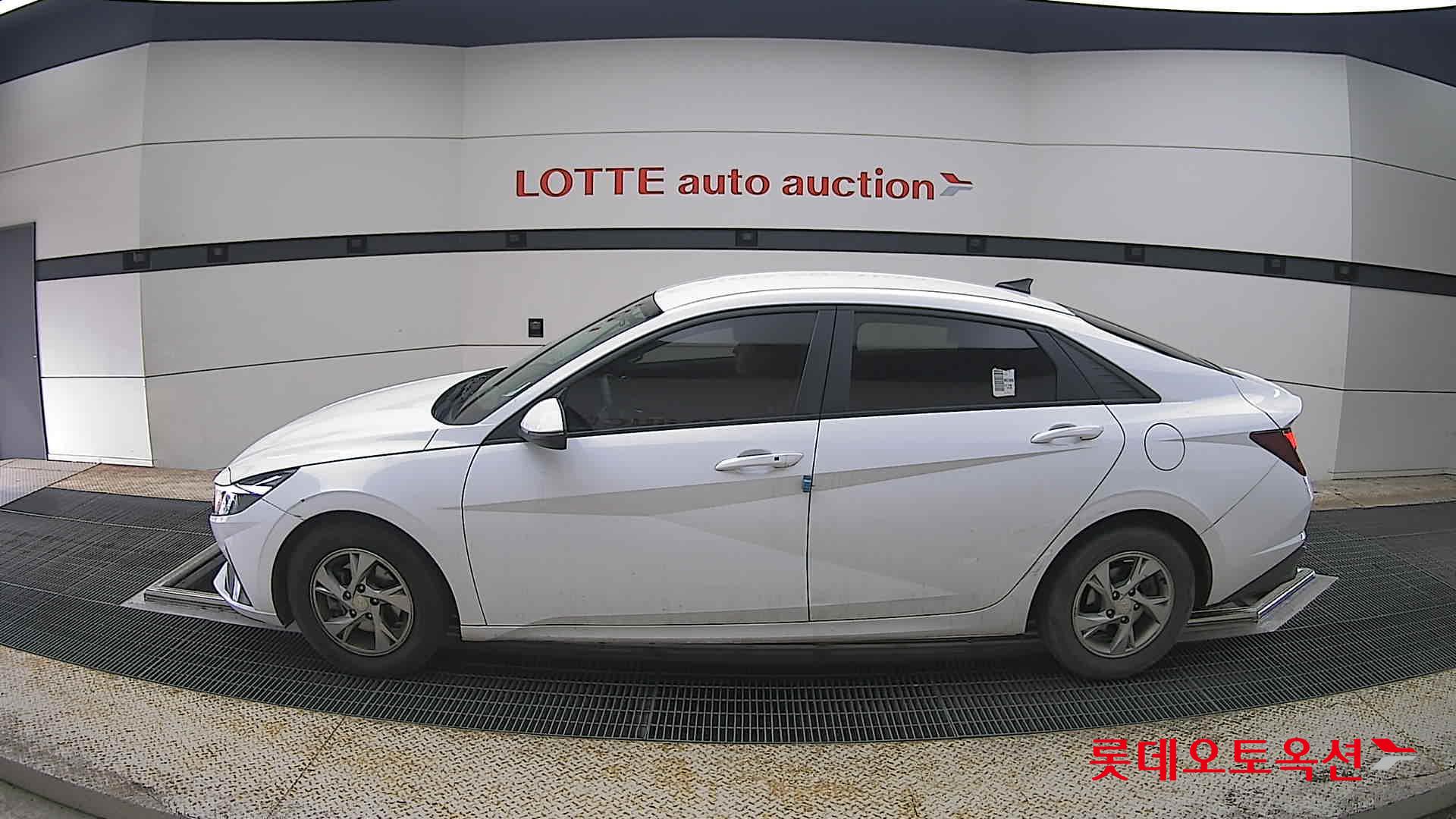 Hyundai Elantra 2021 - Image 13