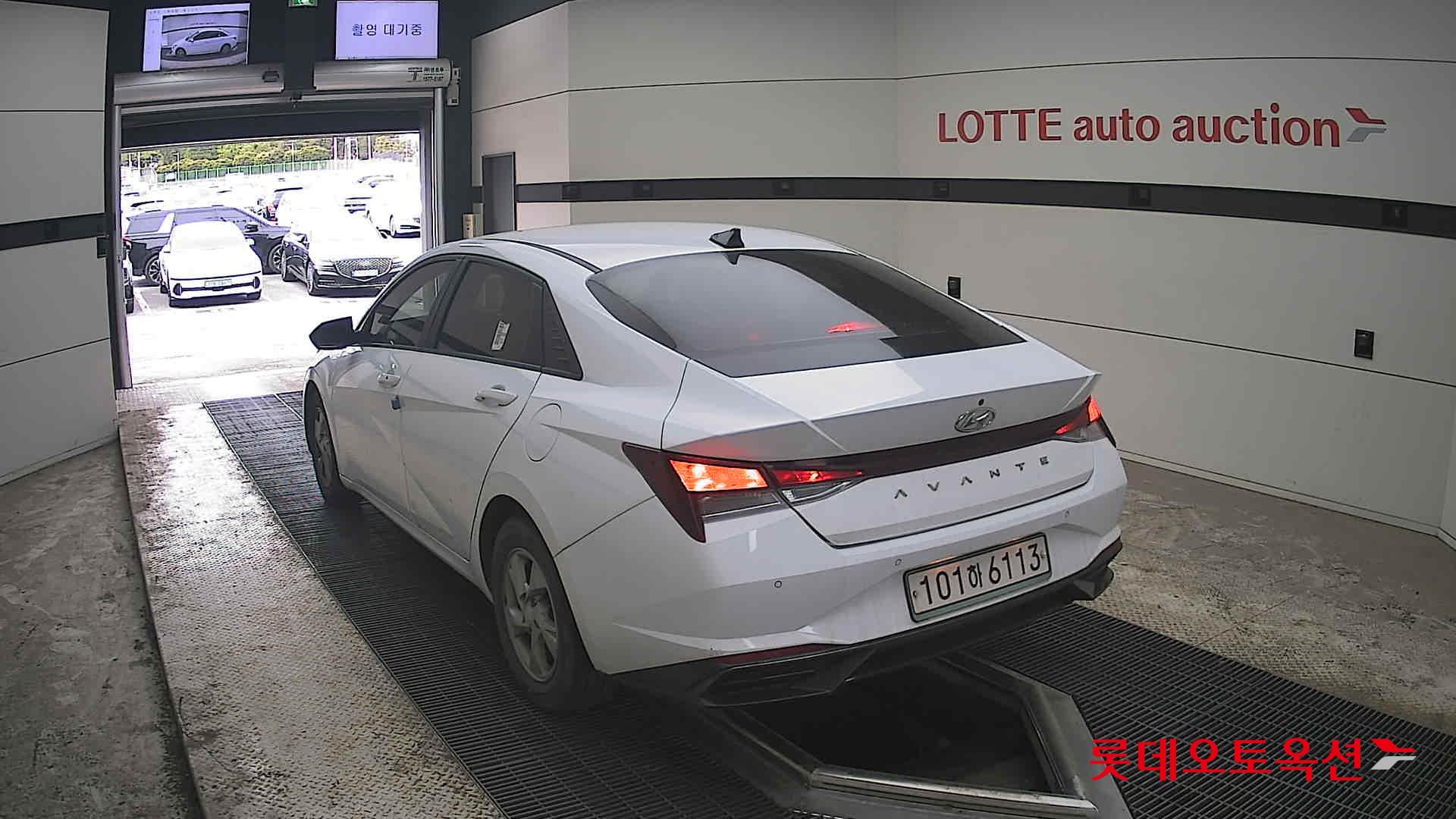 Hyundai Elantra 2021 - Image 16