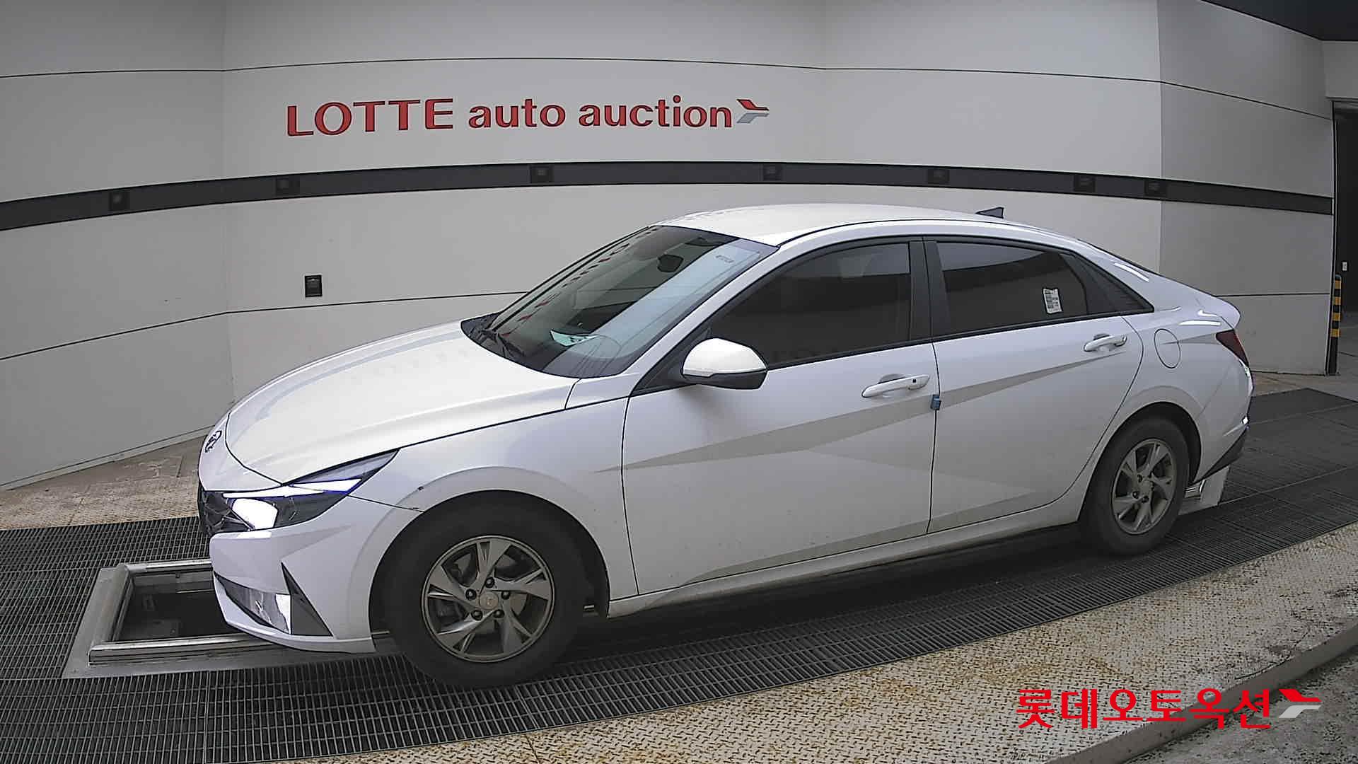 Hyundai Elantra 2021 - Image 12