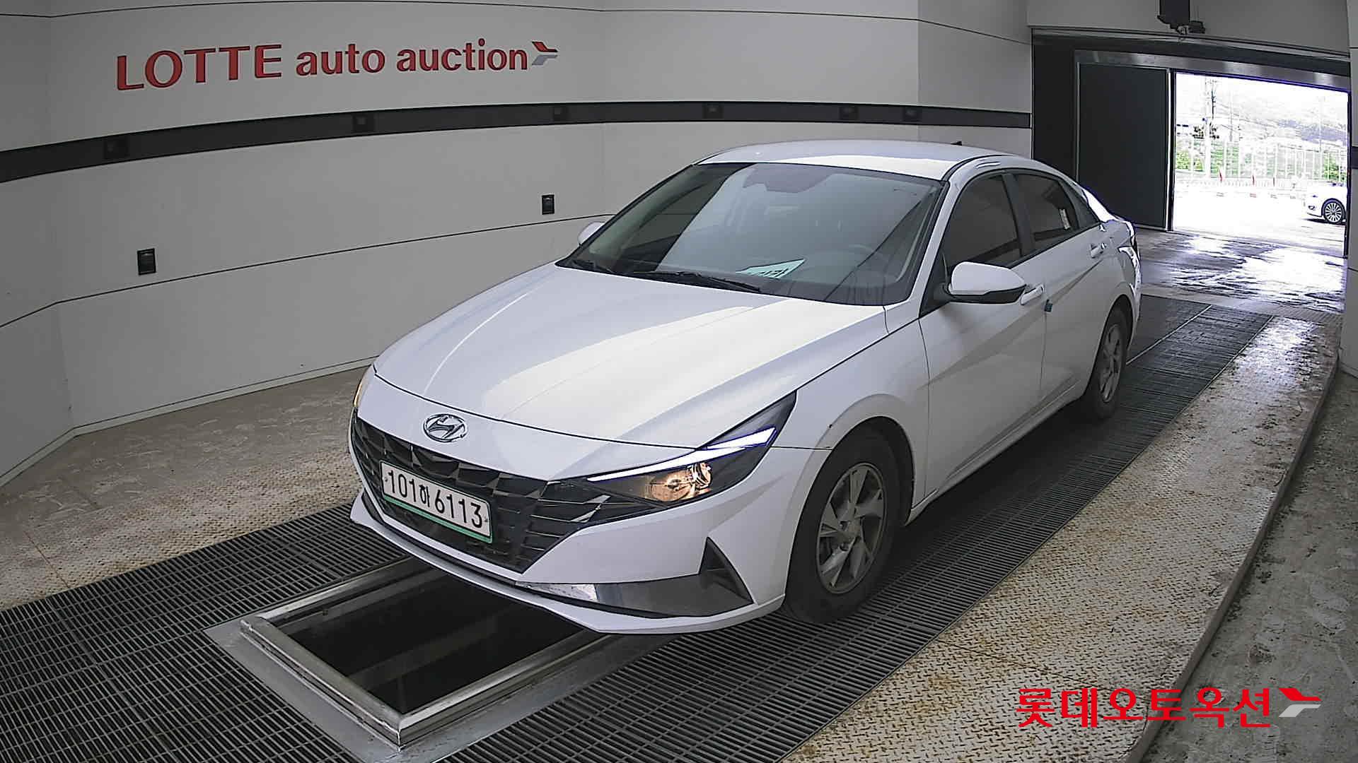 Hyundai Elantra 2021 - Image 3