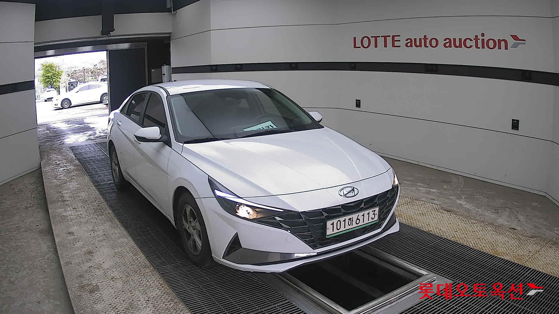 Hyundai Elantra 2021 - Image 24
