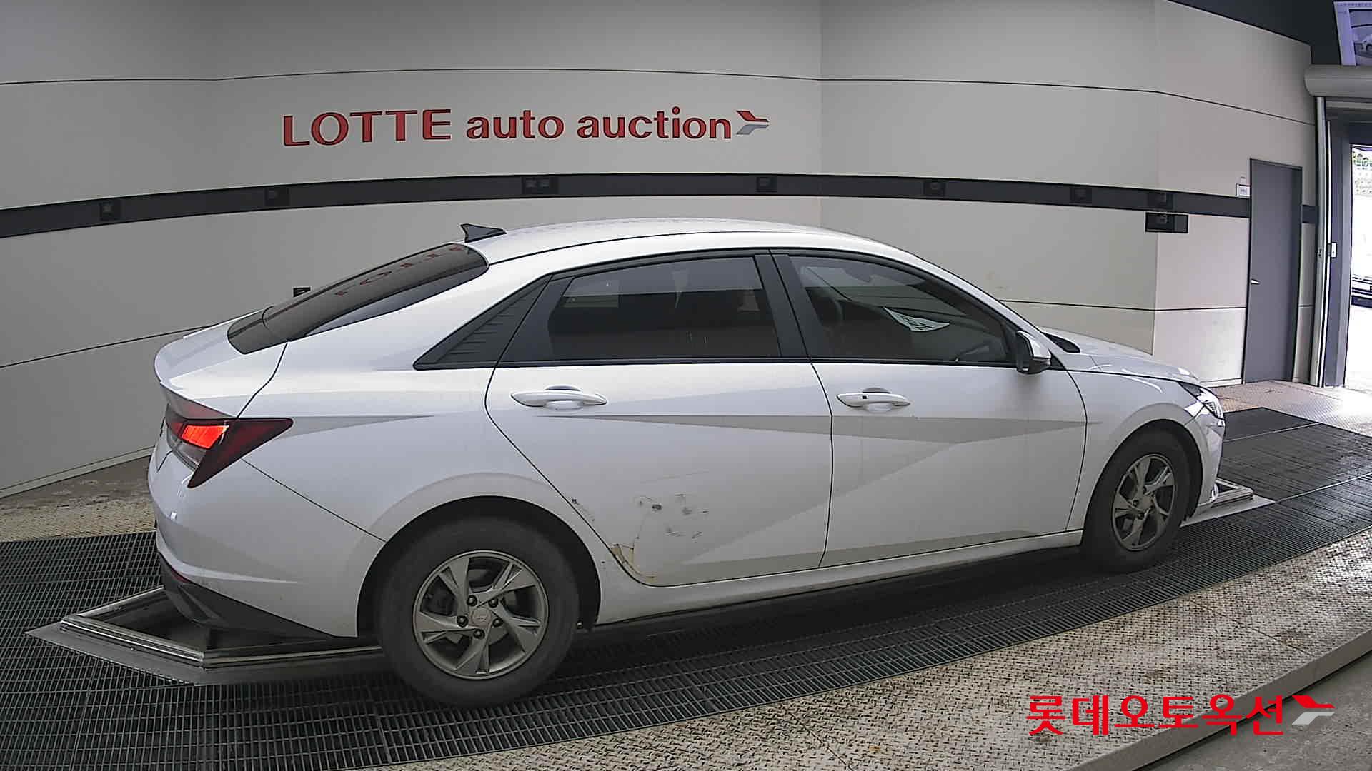 Hyundai Elantra 2021 - Image 20