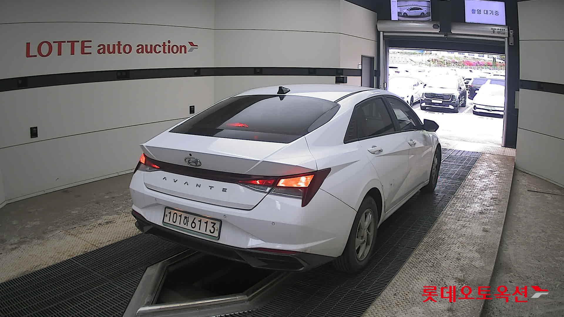 Hyundai Elantra 2021 - Image 18