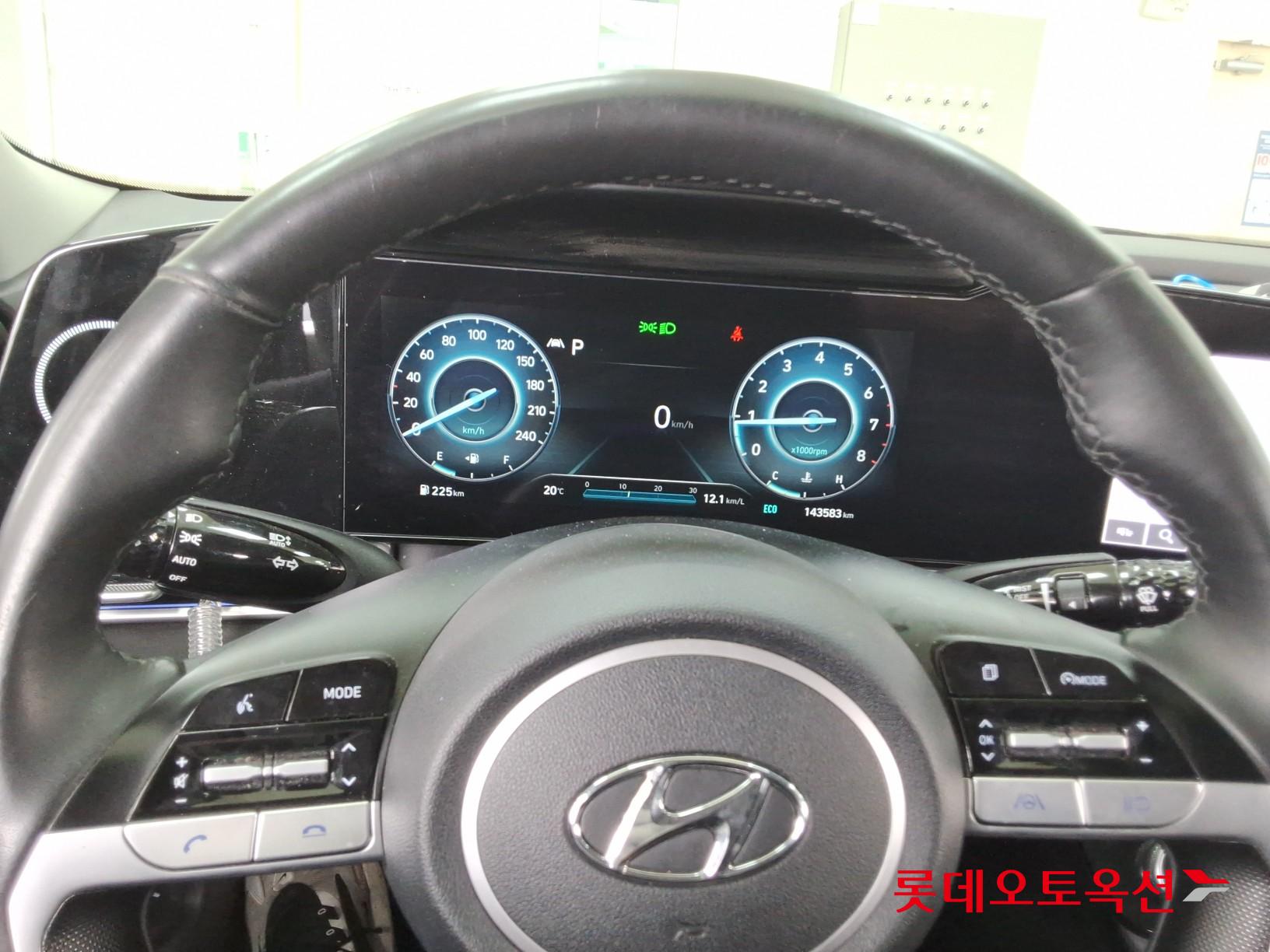 Hyundai Elantra 2021 - Image 30