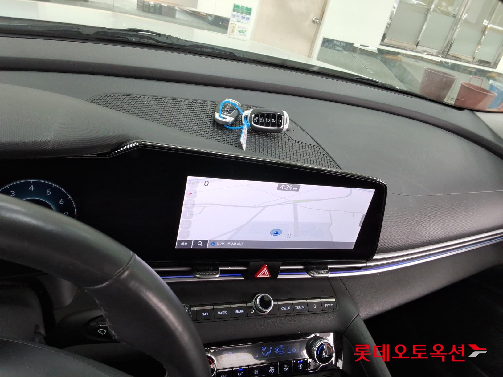 Hyundai Elantra 2021 - Image 32